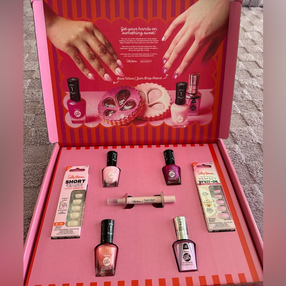 Sally Hanes Nail Polish Set - Pink and Purple Shades